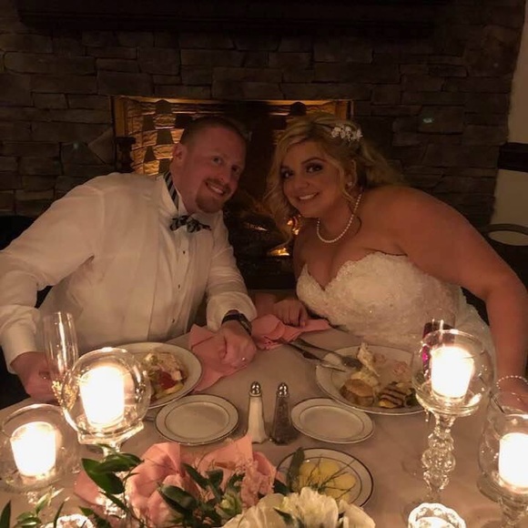 Meet your Posher, Lauren - Picture 3 of 8